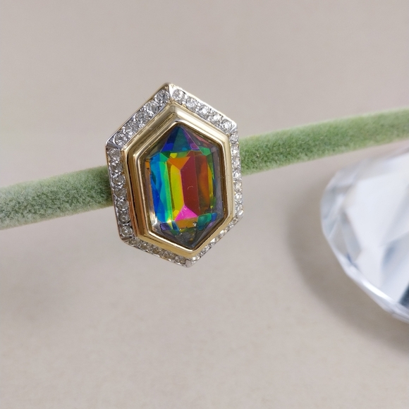 Oscar De La Renta    Earring Single - Picture 12 of 12